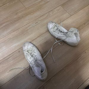 Men’s converse high top sneakers size 12 great condition white